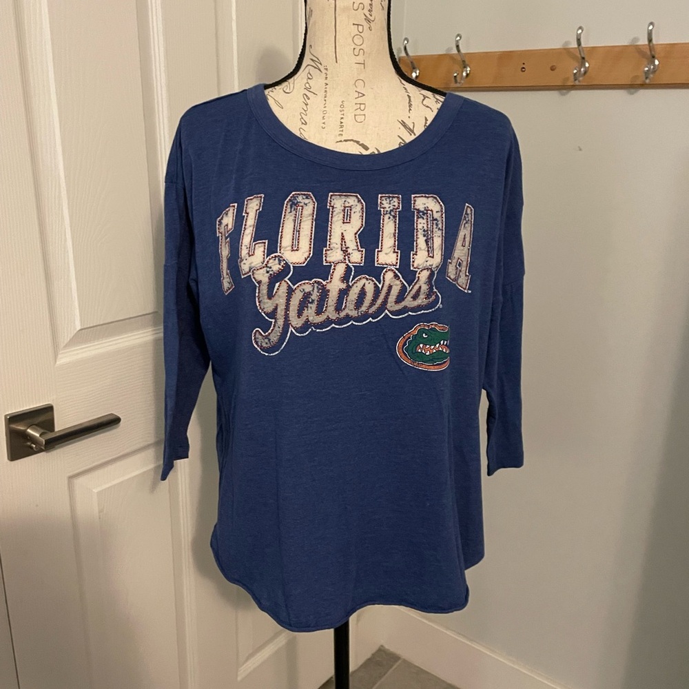 Touch Florida gators blue studded logo 3/4 sleeve unfinished hem tee M